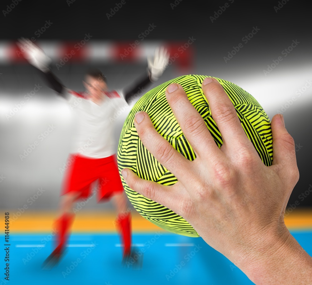 女运动员持球的合成图像