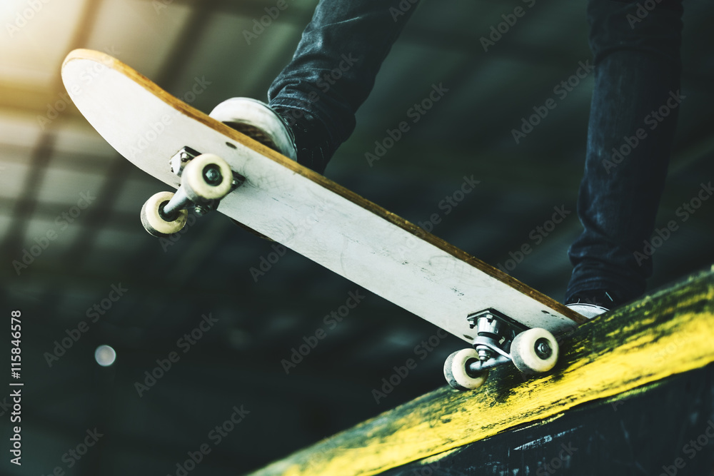 滑板极限运动滑板公园休闲活动构想