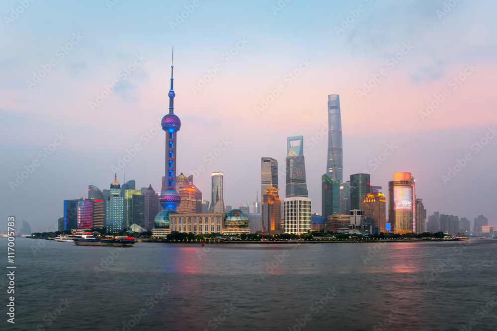 陆家嘴浦东中央商务中心的上海天际线。