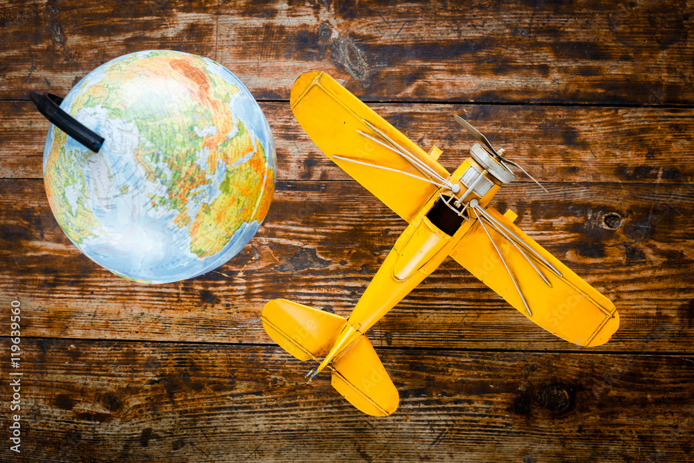 概念-乘坐飞机旅行的时间，全球