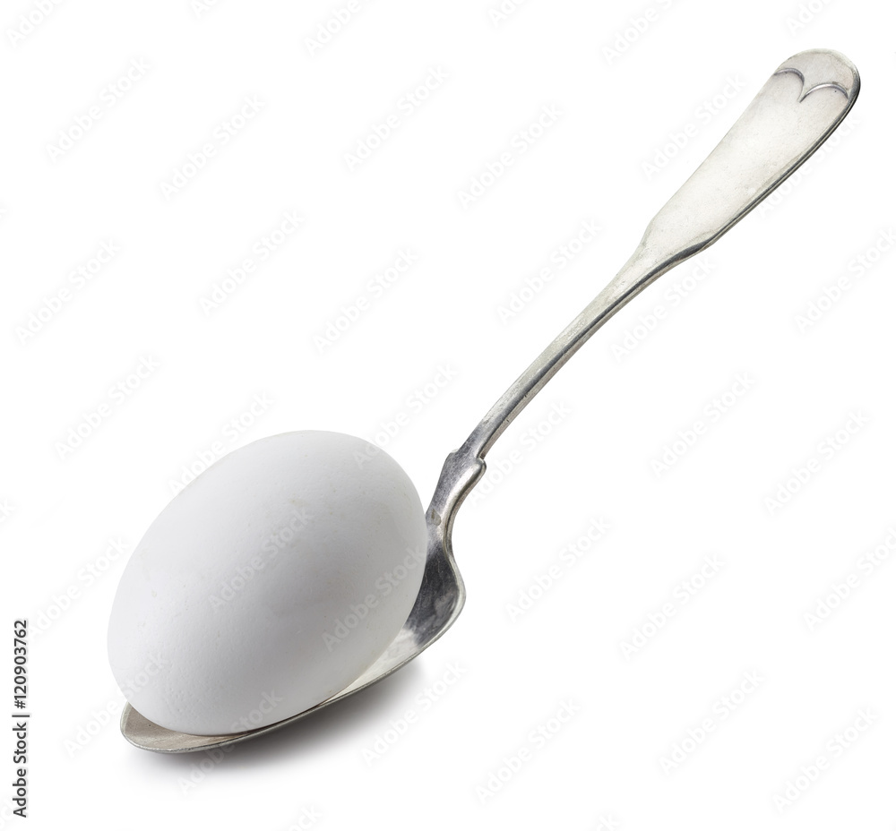 勺子里的白鸡蛋