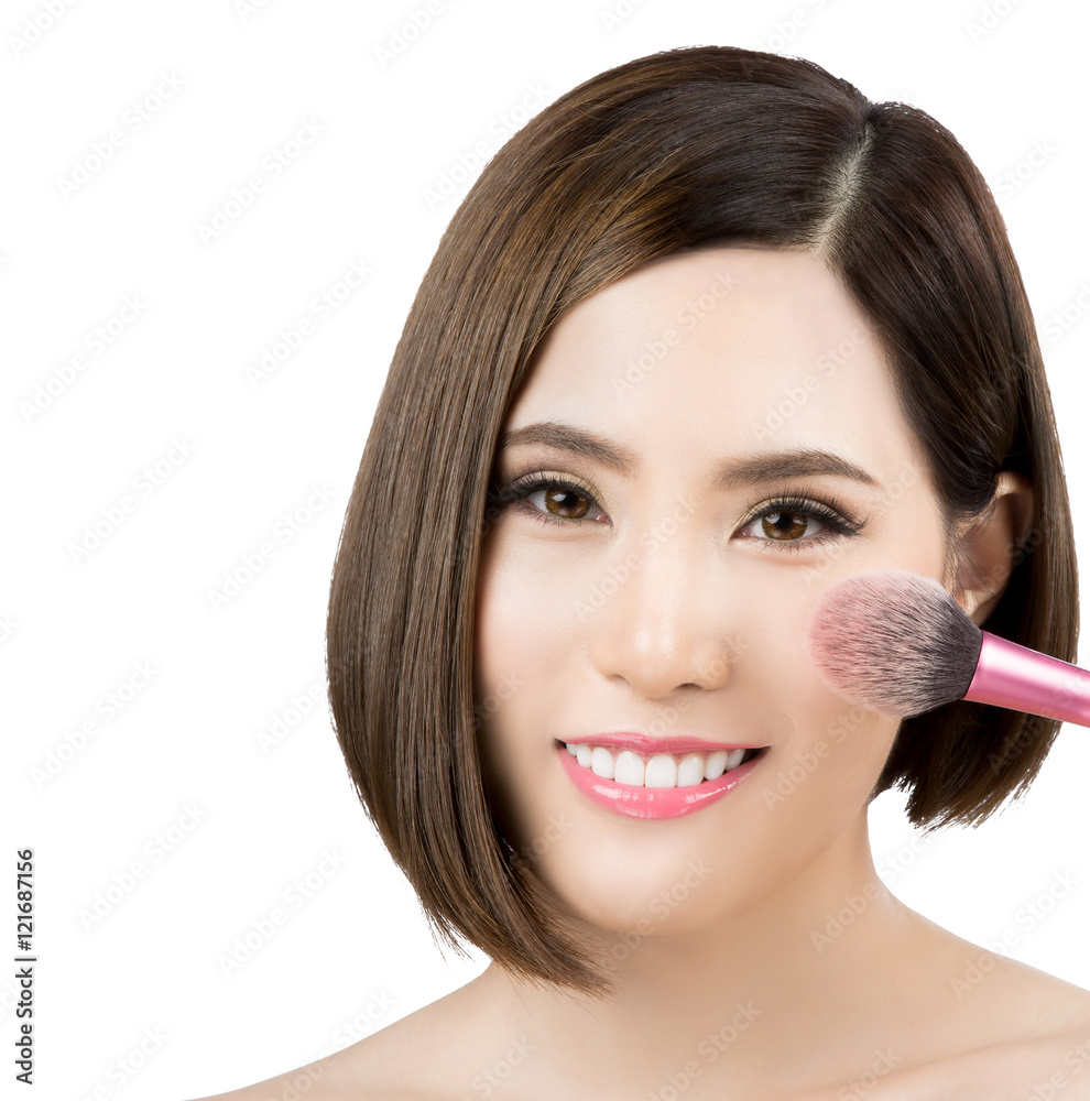 亚洲女性现在化妆