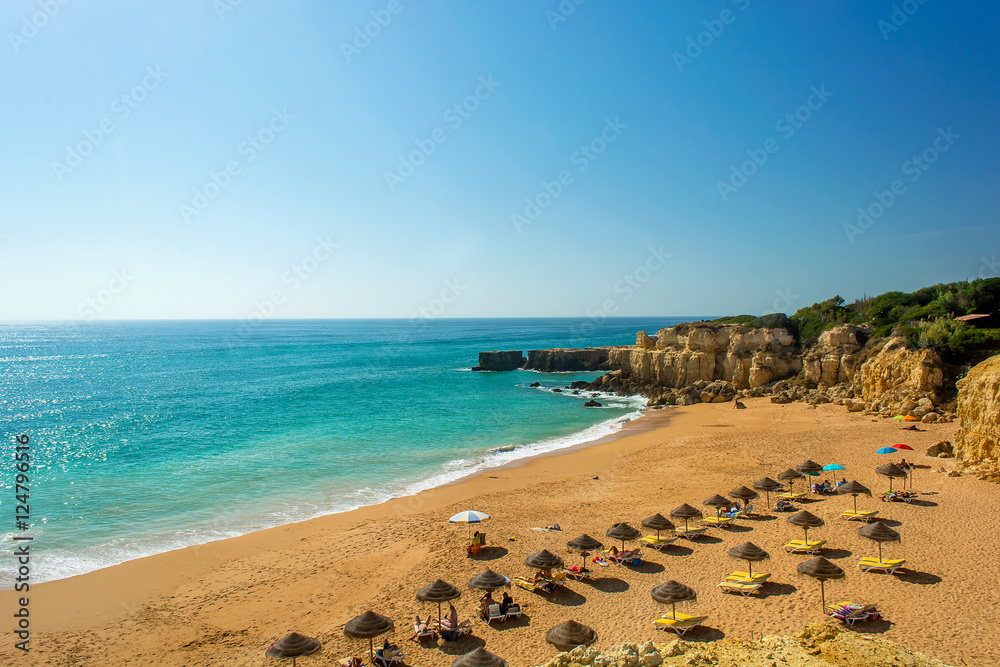 葡萄牙阿尔加维地区美丽的海滩Pria do Castelo