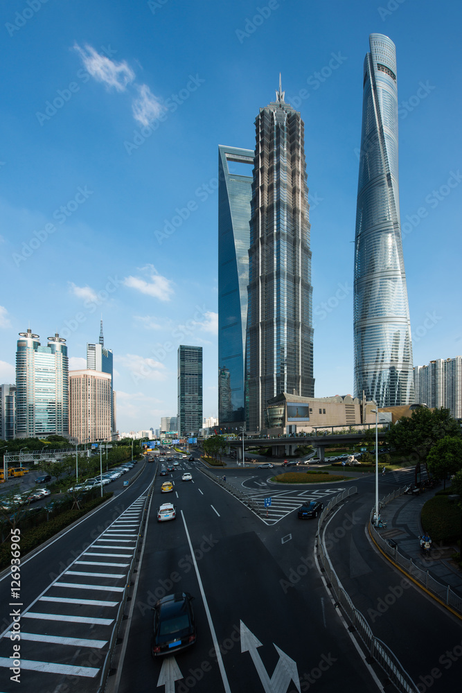 位于上海陆家嘴金融区的上海摩天大楼