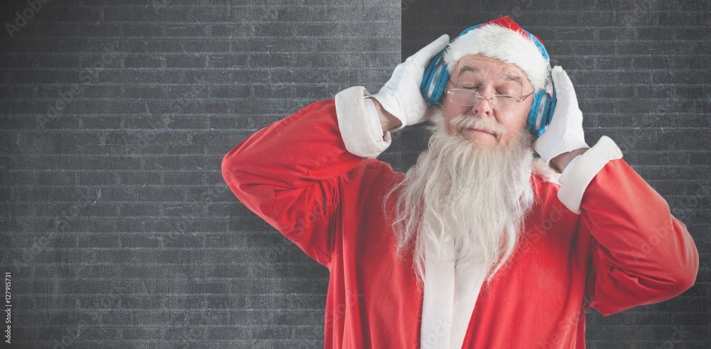 圣诞老人用耳机听音乐的合成图像