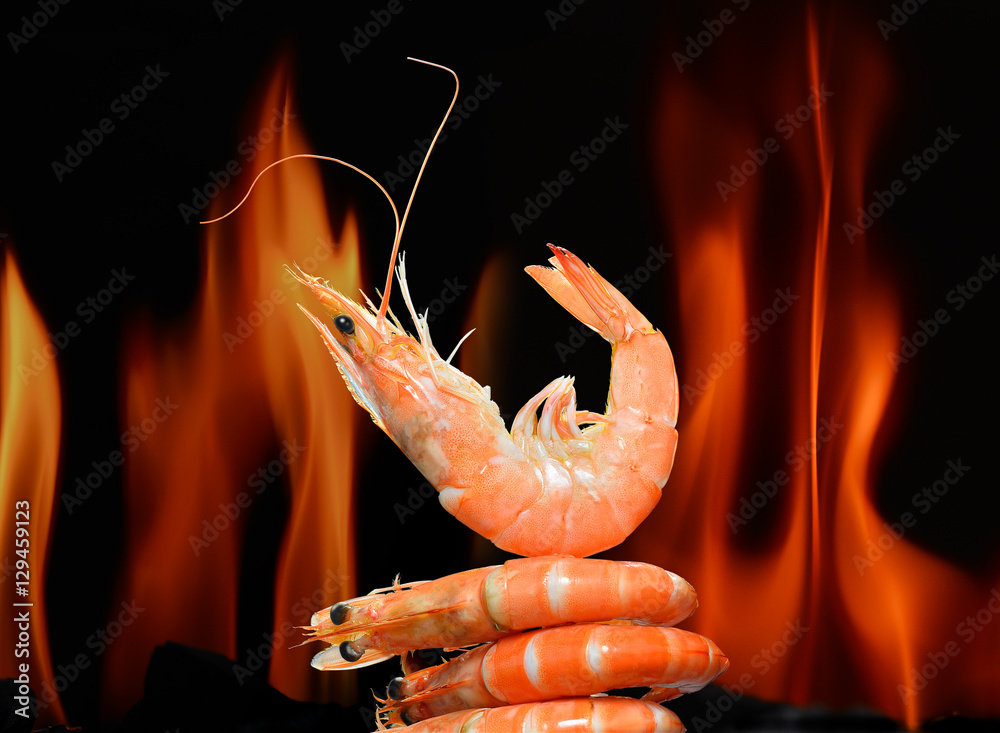 熟虾，火焰背景虾