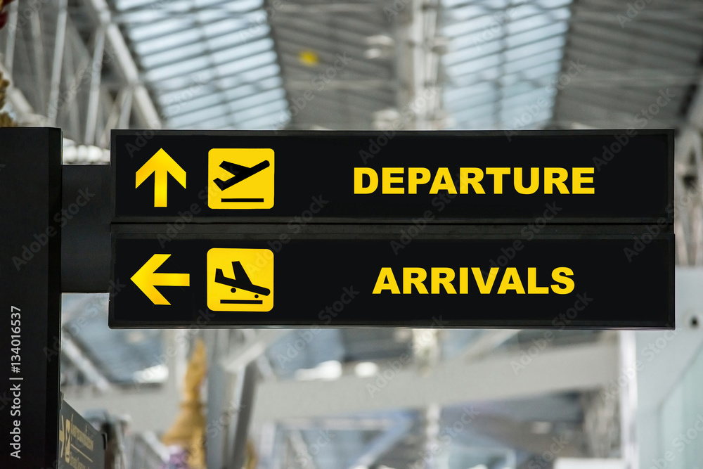 航站楼机场出发和到达信息牌标志