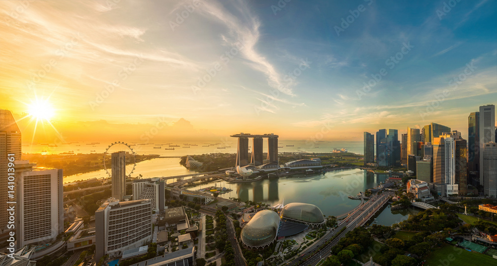 晨光日出中的新加坡城市景观