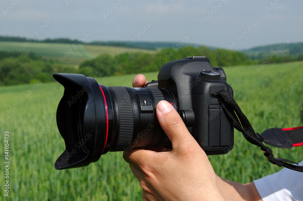摄影师拍摄自然