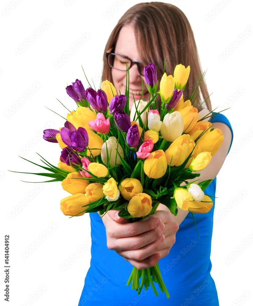 女人捧着花。