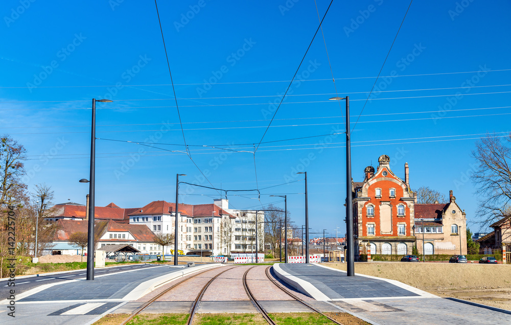 连接法国和德国的新电车线路斯特拉斯堡-凯尔。在法国一侧停靠