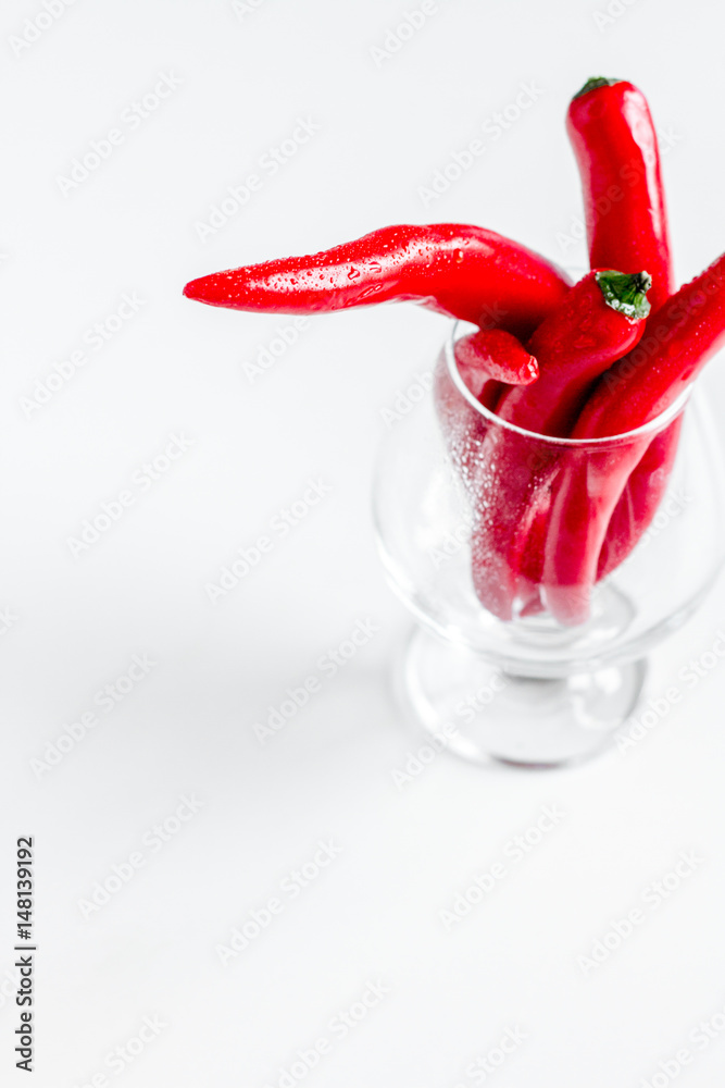 白底玻璃辣椒红色食物