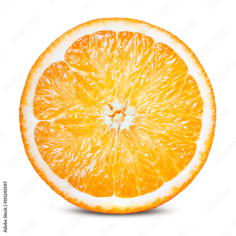 橙色水果。橙色切片隔离在白色上。带修剪路径。
