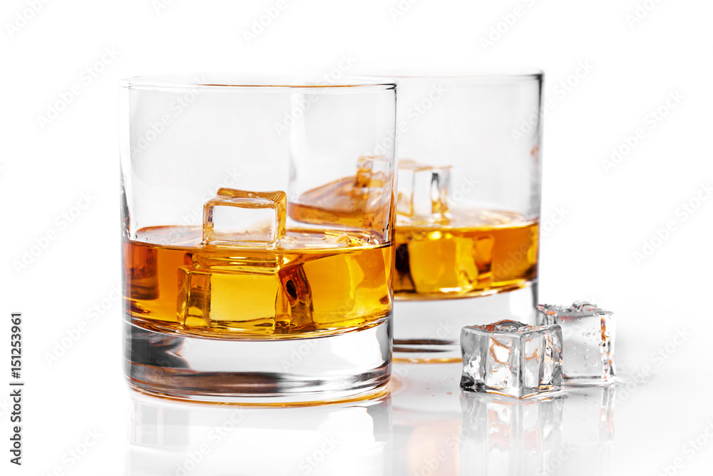 白底冰块威士忌玻璃杯