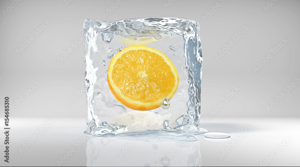 冰块中的冷冻橙子