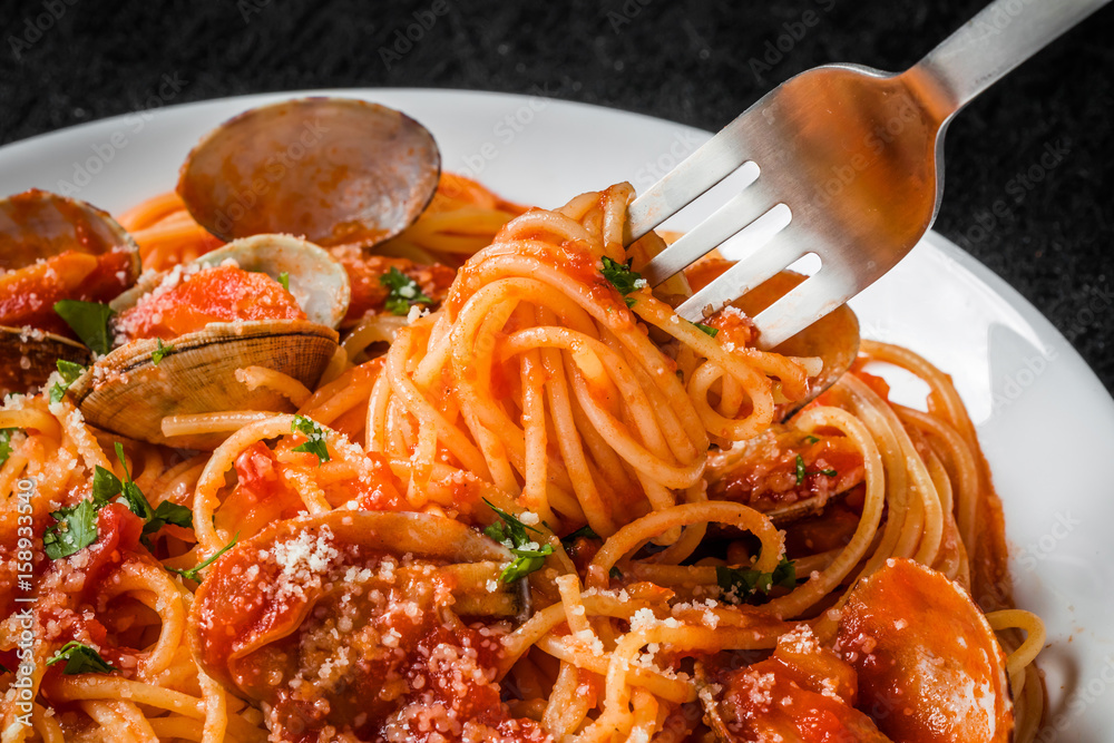 ボンゴレパスタ　Spaghetti with clam and tomato 