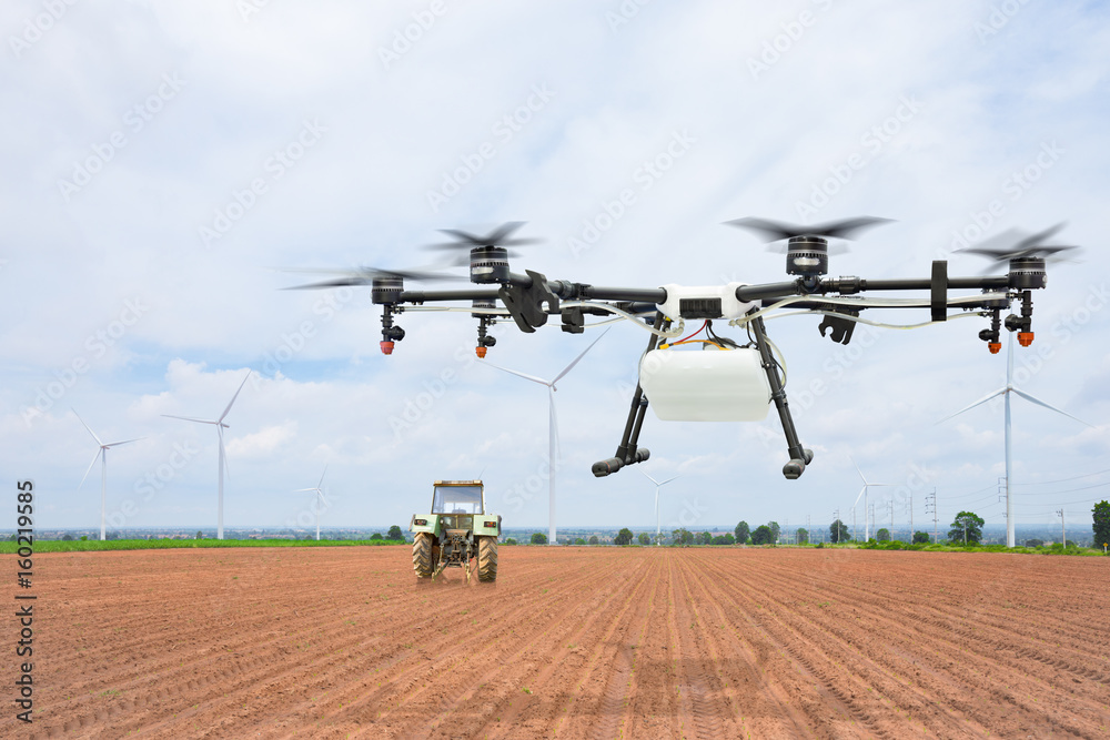 农业无人机在整地上飞行
