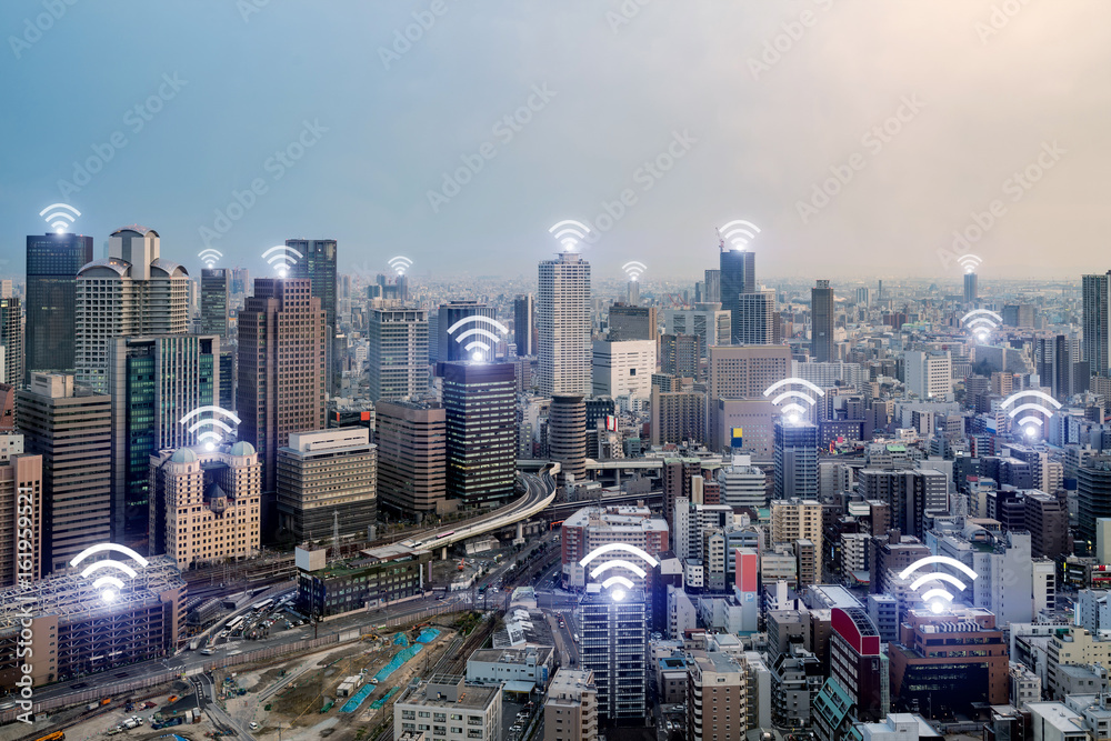 无线网络连接的Wifi图标和大阪市。大阪智能城市和无线通信
