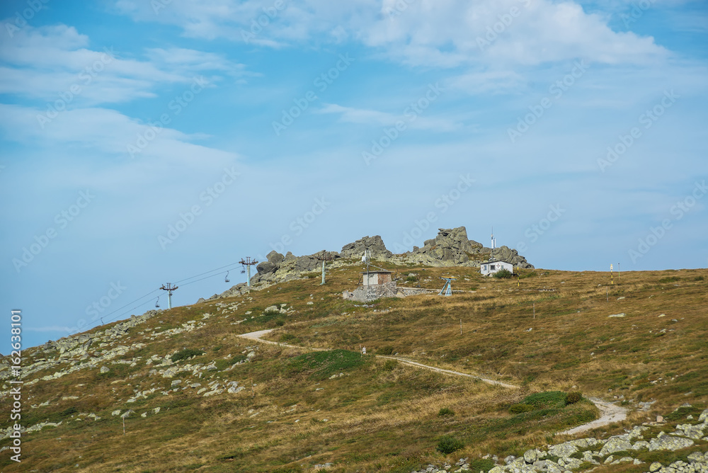 美丽的石头景观和壮丽的多云天空。保加利亚索菲亚的维托沙山。