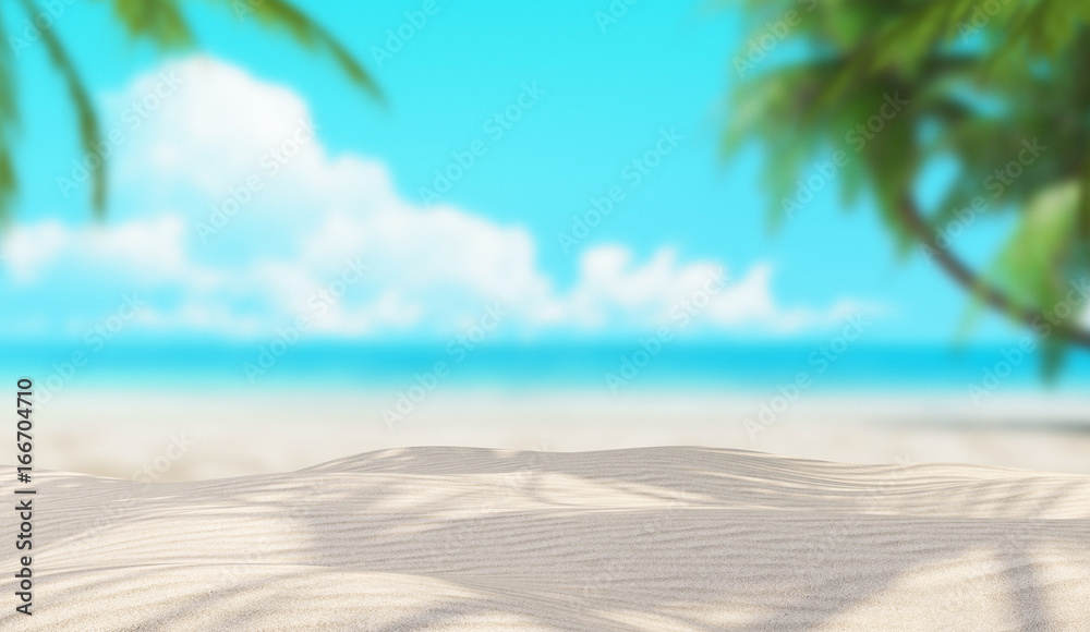 Spiaggia bianca deserta con palme e sole