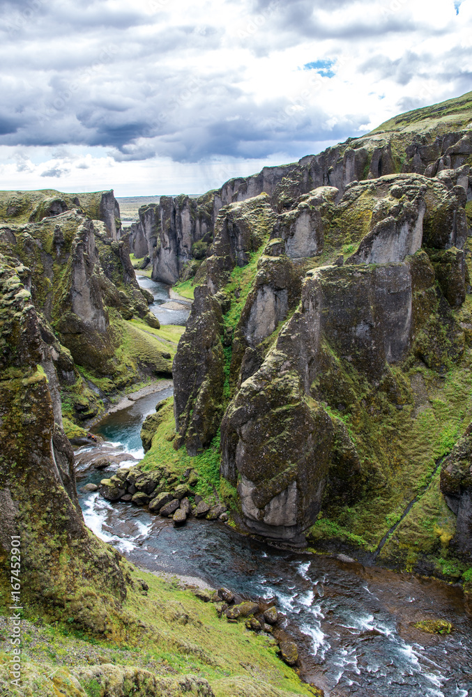 冰岛伟大的Fjadrargljufur峡谷