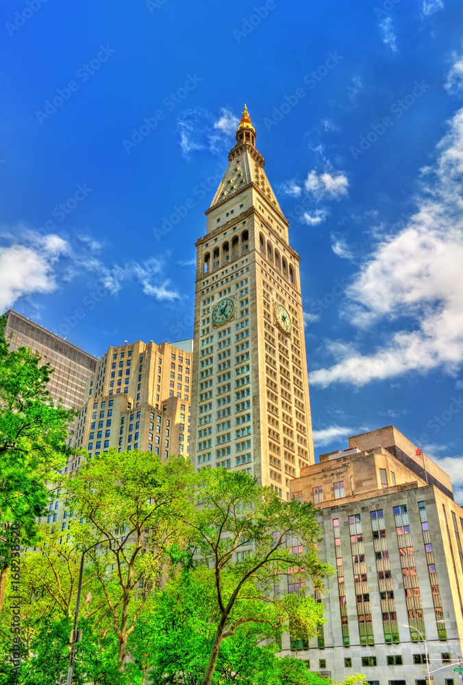 大都会人寿大厦，纽约市曼哈顿的一座历史悠久的摩天大楼。建于1909年