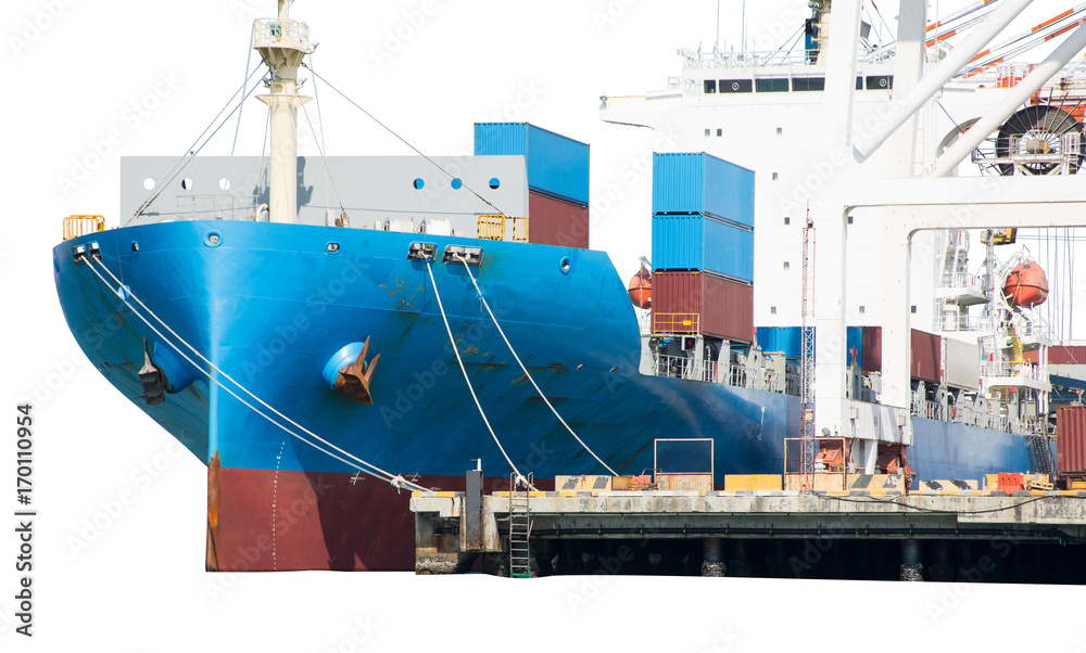船舶与集装箱船一起前往国际码头港口，吞吐量达到进出口能力