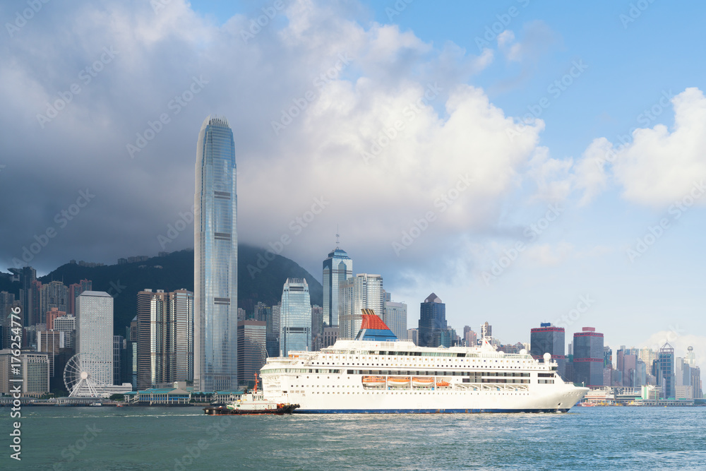 亚洲香港现代商业区和邮轮香港摩天大楼