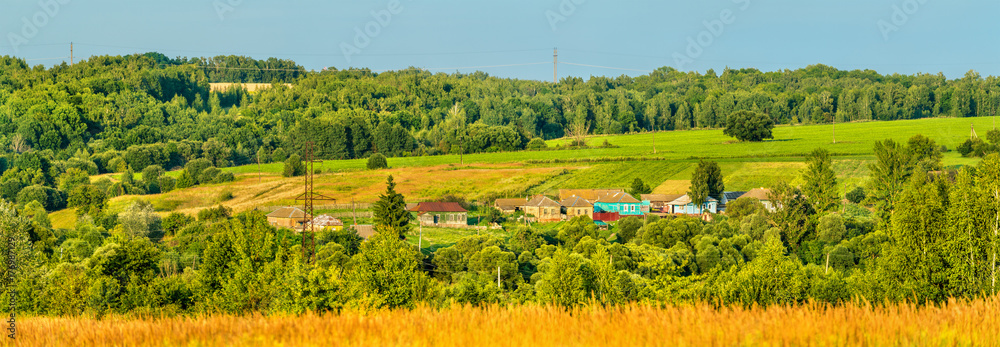 格拉佐沃全景，俄罗斯库尔斯克地区俄罗斯中部高地上的一个典型村庄