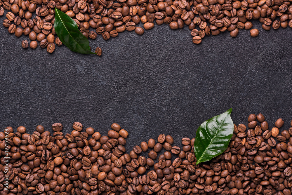 黑底咖啡豆配咖啡叶