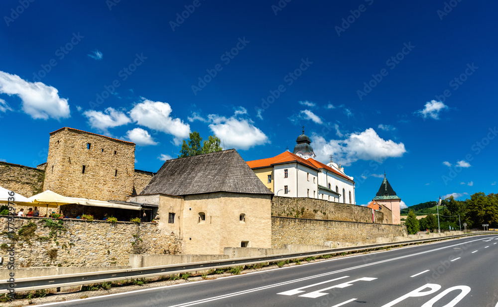斯洛伐克列沃卡古城周围的防御墙