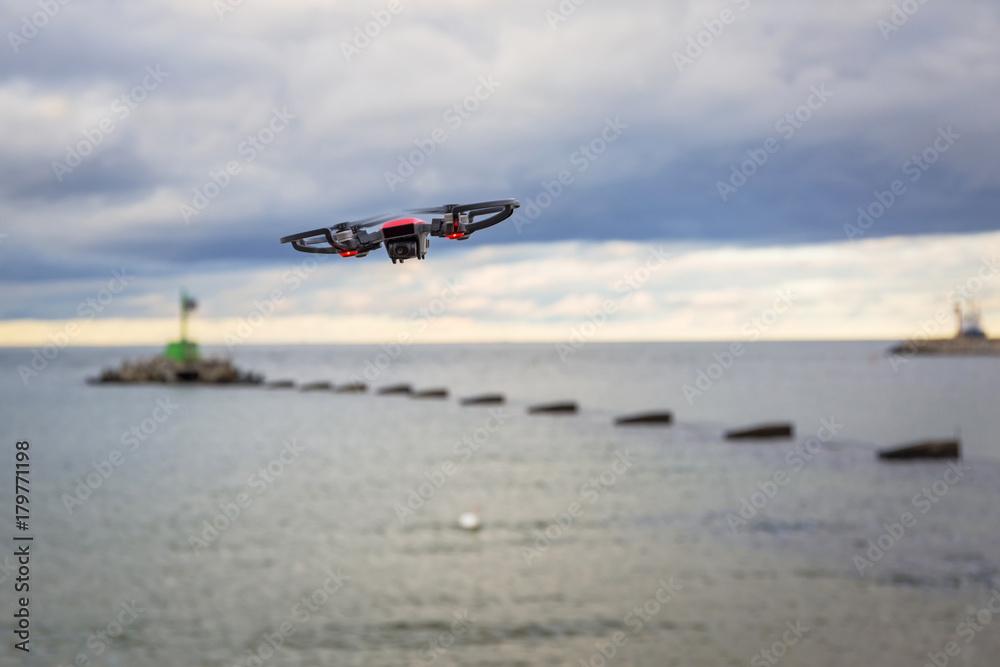 无人机在波兰波罗的海飞行