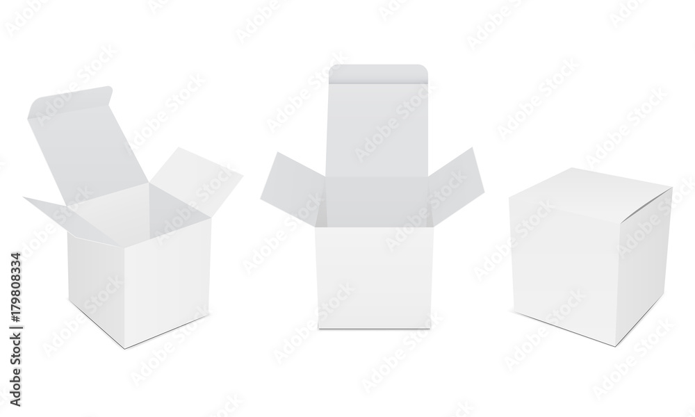 一套空白的白色产品包装盒，打开和关闭的实物模型。三个不同的方形模板