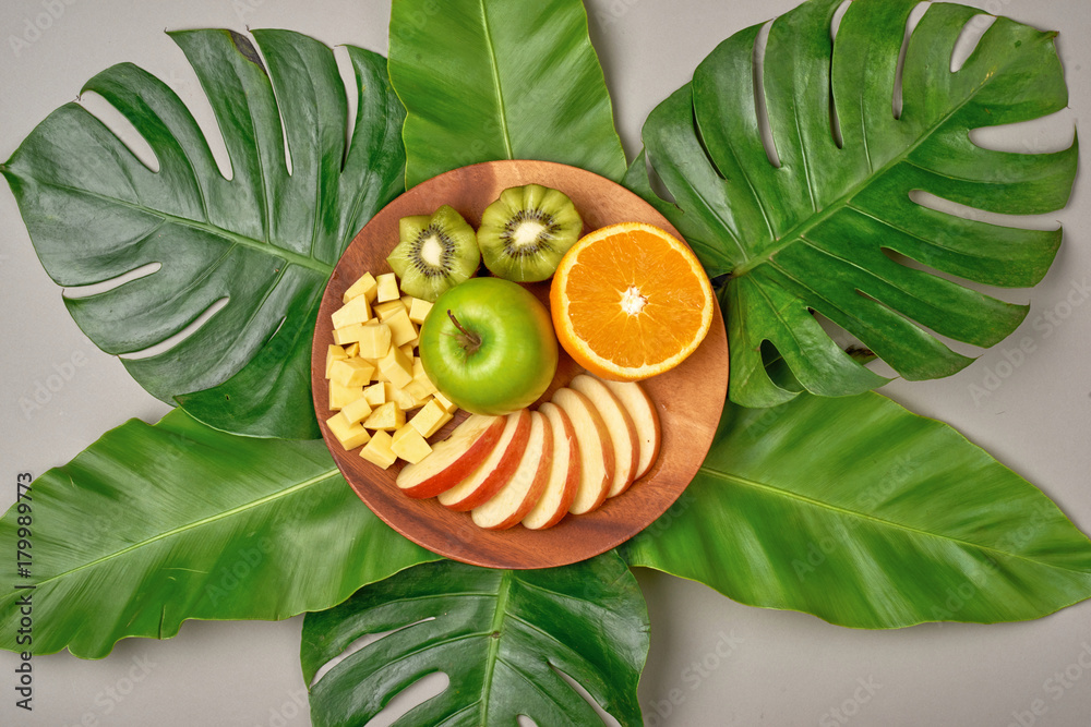 健康饮食，节食。新鲜的各种柑橘类水果