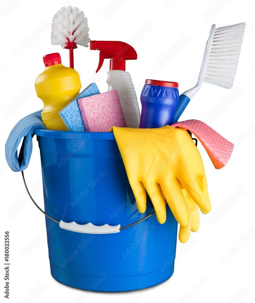 桶中的房屋清洁设备和用品-隔离