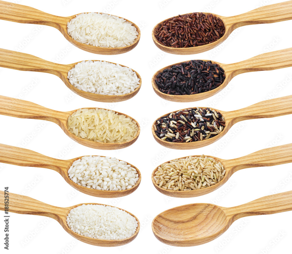 大米收藏。不同类型的大米放在白色背景上隔离的木勺里