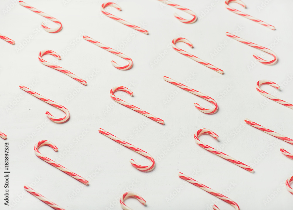 圣诞假期红色糖果手杖图案，白色背景上的纹理和背景