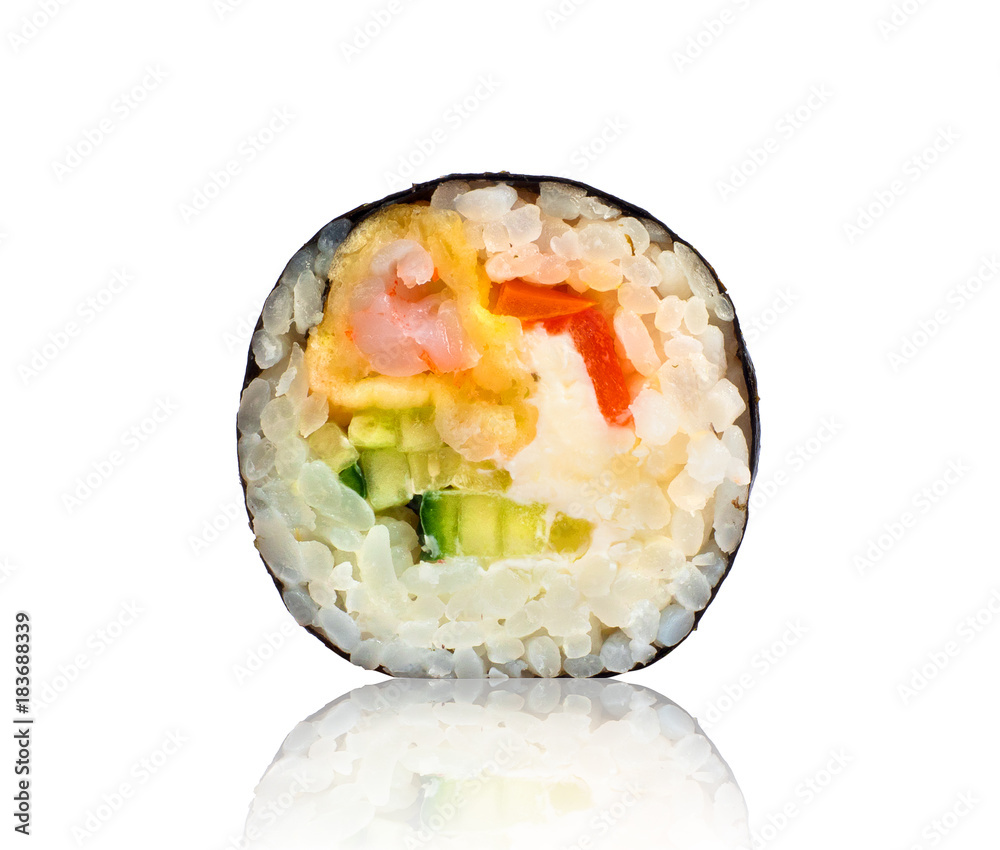 寿司卷配虾特写，白底隔离