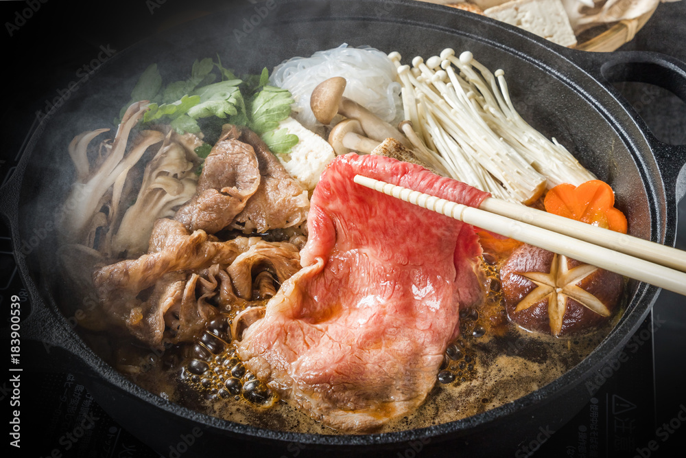 普通のすきやき　Tasty sukiyaki Japanese cuisine 