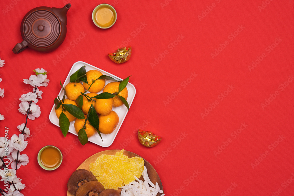 概念平面布置中国新年食品和饮料静物。