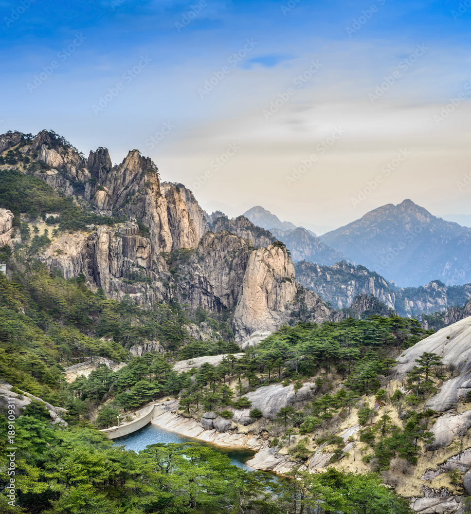 黄山（黄山）景观。位于中国东部的安徽省。