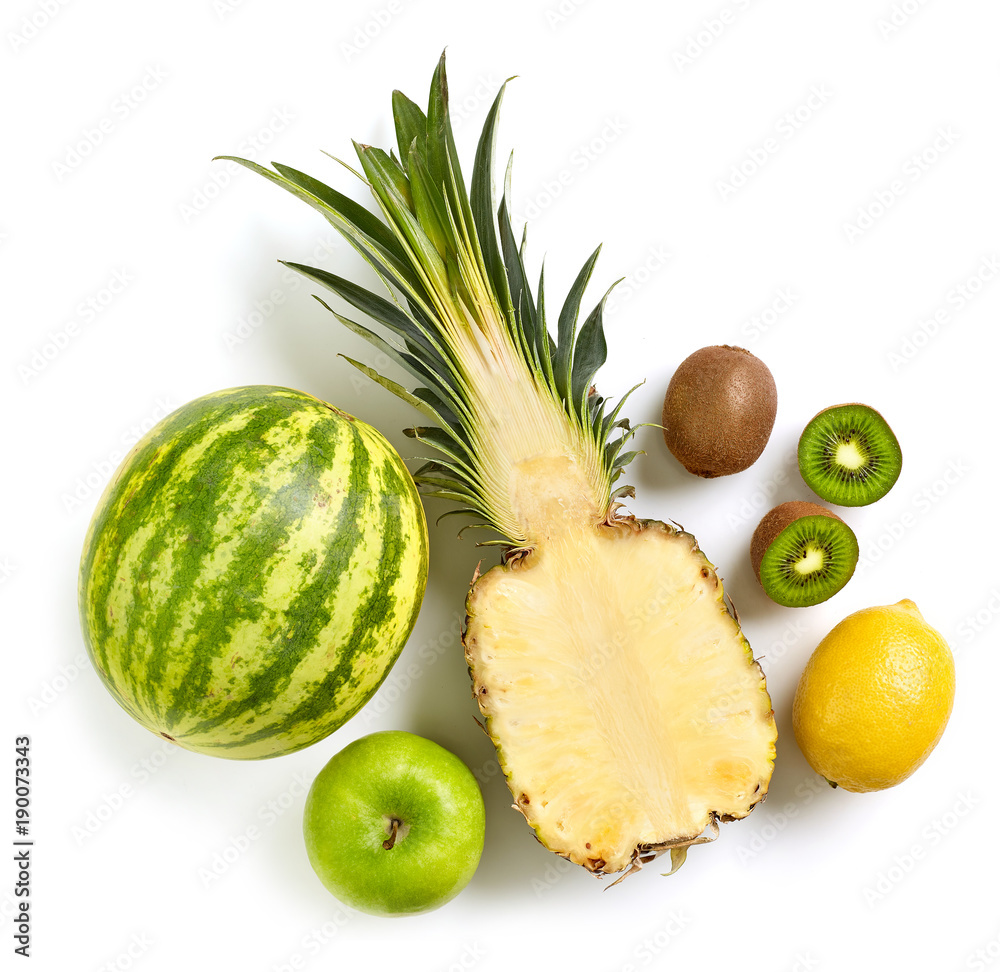 各种绿色和黄色水果