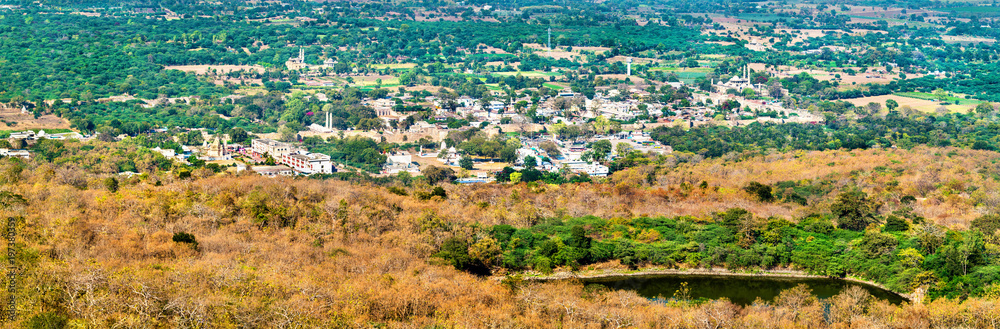 印度西部古吉拉特邦历史城市Champaner全景