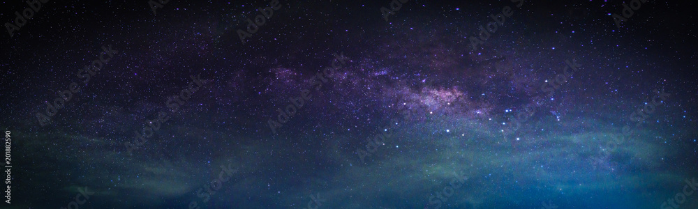 银河系的风景。星星的夜空。