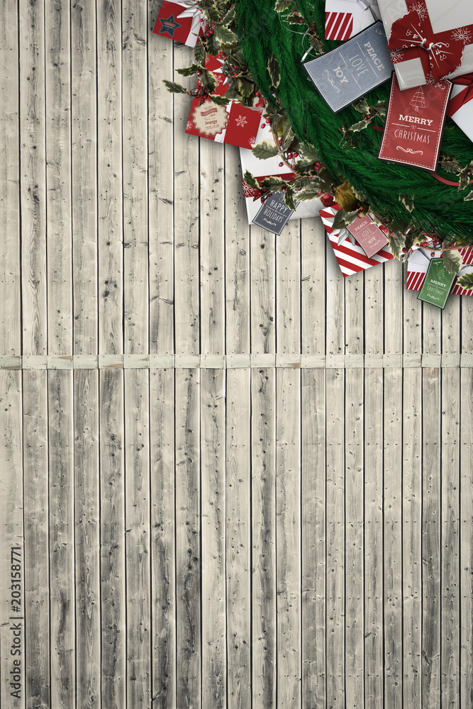 用数字生成的灰色木板装饰节日圣诞花环