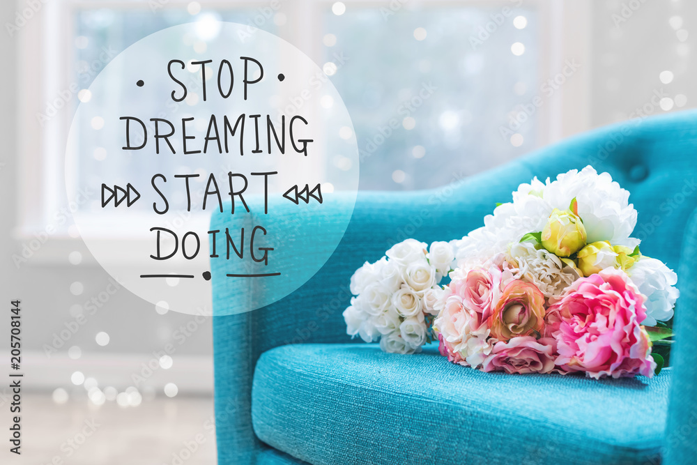 停止做梦，开始用绿松石椅子做花束
