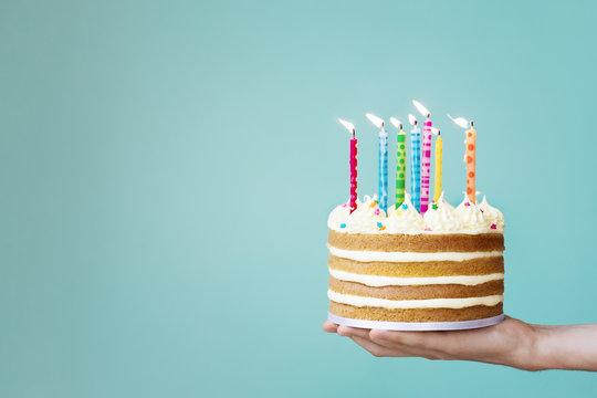 彩色蜡烛生日蛋糕