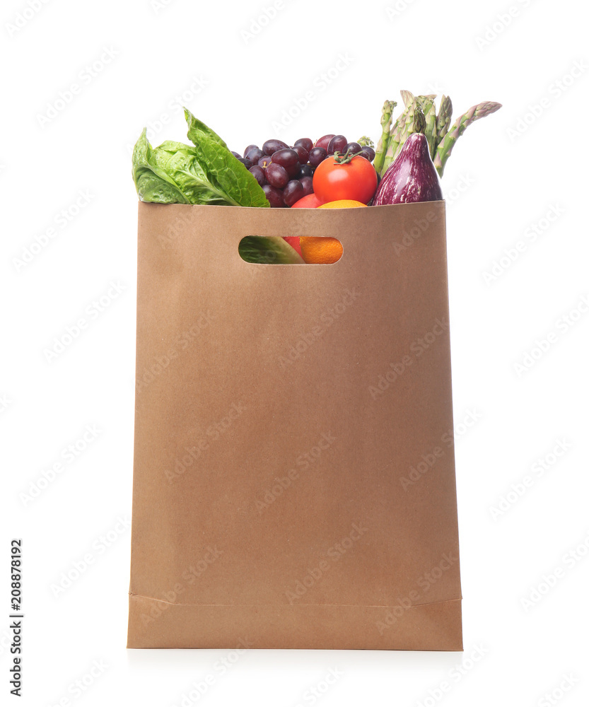 白底新鲜果蔬纸袋。健康食品理念