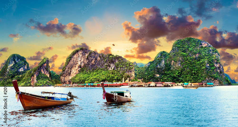 Paisaje idílico de playas y costas de Tailandia.Islas y mar de Phuket. Viajes de aventura y ensueño