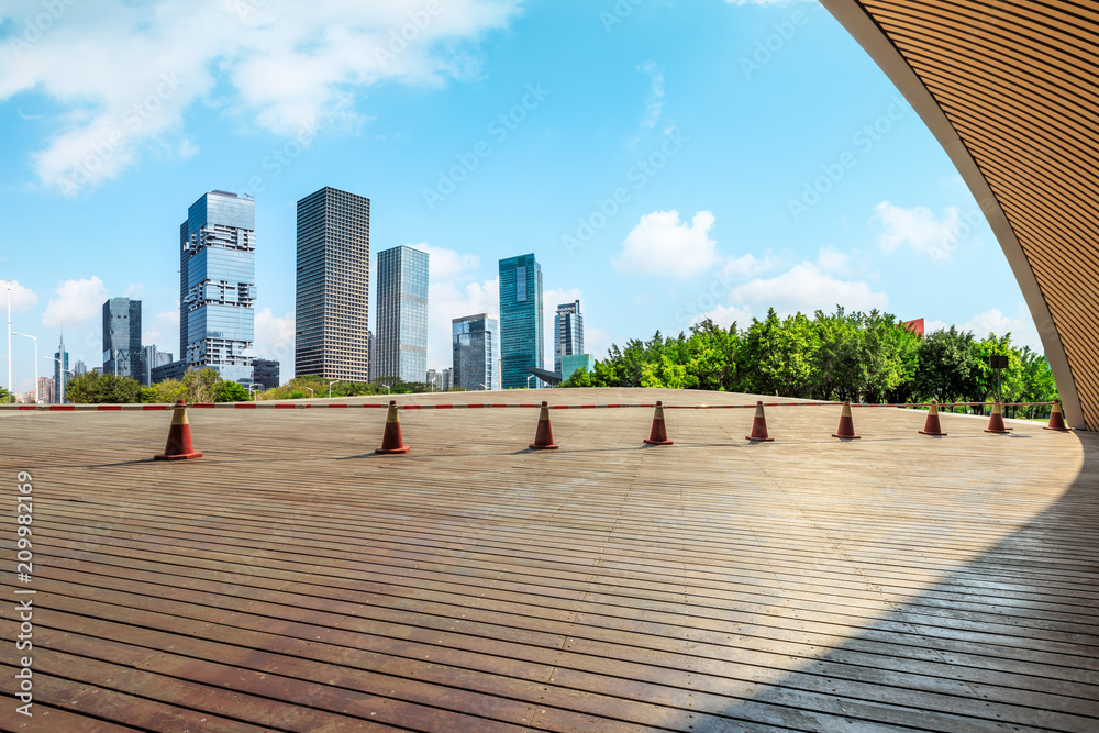 深圳木地板广场与现代城市商业建筑